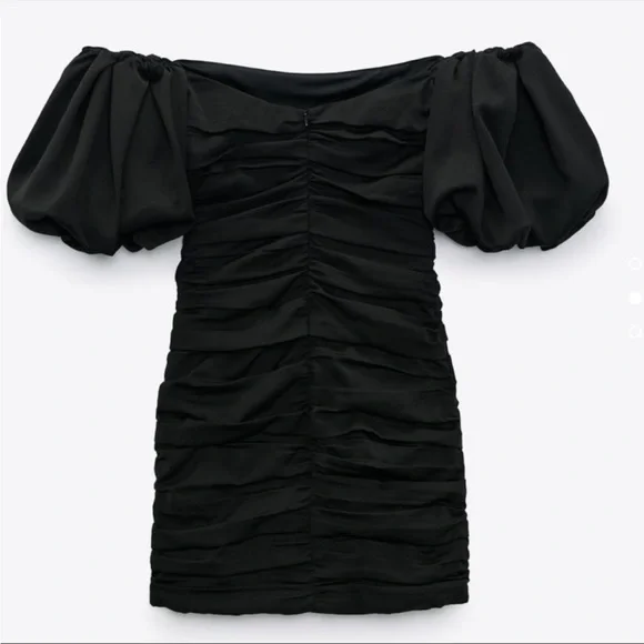 Short dress with ruching - Picture 5 of 8